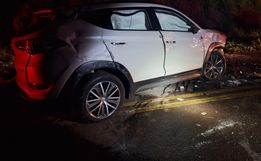 Motorista abandona carro após sair da pista e bater em barranco na SC-386, em Mondaí