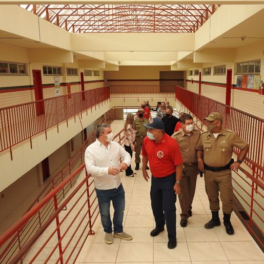 Militares se apresentam para atuar em escola cívico-militar de SMOeste