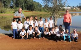 Alunos celebram o Dia do Meio Ambiente com visita ao Lago Municipal em Cedro