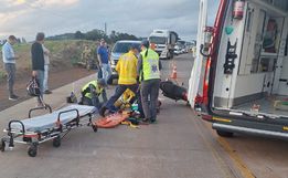 Colisão entre duas motos deixa dois feridos na BR-163, em Guarujá do Sul