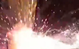 Fogos de artifício atingem público durante abertura de Natal em cidade do norte do RS