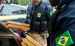 PRF apreende 120 kg de maconha em abordagem na BR-282, em Chapecó