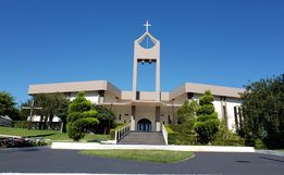 Igreja católica se adapta a nova realidade com celebrações sem presença de público