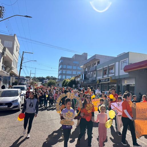 São José do Cedro encerra campanha Maio Laranja com caminhada de conscientização