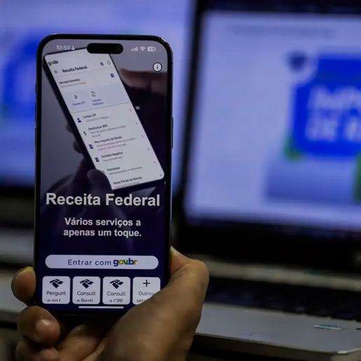 Receita paga R$ 2,9 bilhões para restituições do IR hoje