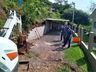 Bombeiros auxiliam em resgate de cão preso em tubulação em bairro de Mondaí