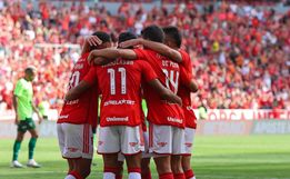 Inter goleia o Ypiranga e assume liderança do Gauchão