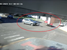 VÍDEO: Veículo capota após colisão no Bairro Sagrado Coração, em São Miguel do Oeste 