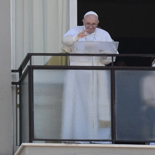 Papa celebra missa do hospital após cirurgia e agradece a fiéis