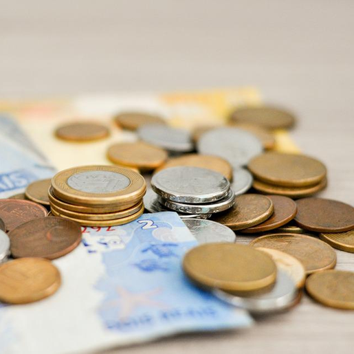 Proposta do Orçamento de 2023 prevê Auxílio Brasil com valor médio de R$ 405