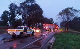 Jovem sofre ferimentos graves em capotamento de veículo na SC 386