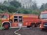 Carro é destruído por incêndio no interior de Mondaí