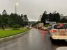 Temporal causa destelhamentos e queda de árvores em Descanso