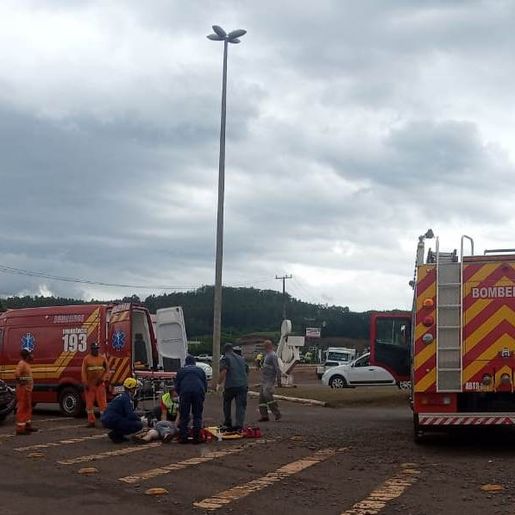 Colisão entre carro e moto deixa um ferido na BR-163