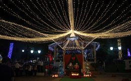 São João do Oeste acende as luzes de Natal na praça
