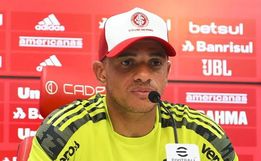 Taison critica direção do Inter em live: "não quero ver nem pintado de ouro"
