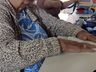 Grupo de senhoras confecciona toucas para pacientes com câncer 