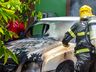 Fotos; Incêndio consome camionete em garagem de edifício em SMOeste