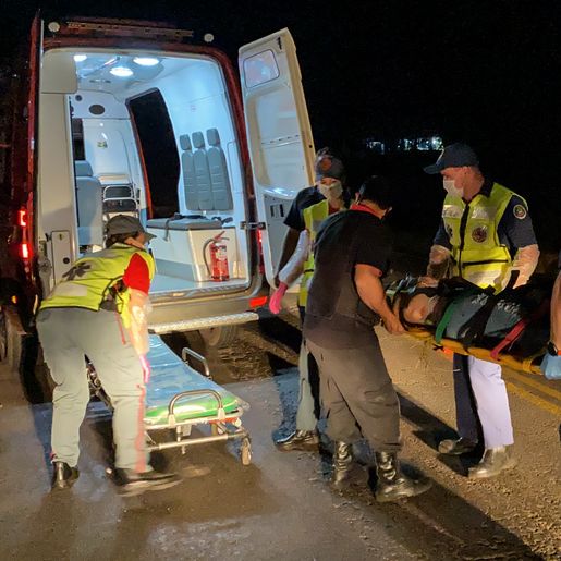 VÍDEO: Capotamento deixa duas pessoas feridas em São Miguel do Oeste