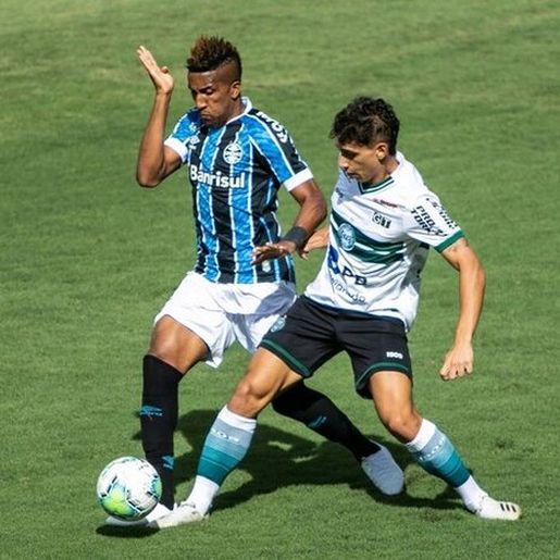 Grêmio Perde Pênalti, leva gol de goleiro e só empata com Coritiba