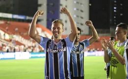Grêmio vence o Náutico e mais uma vez consegue o acesso à Série A nos Aflitos