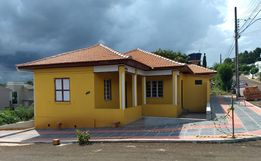Primeira casa de alvenaria construída em São José do Cedro passa por restauração