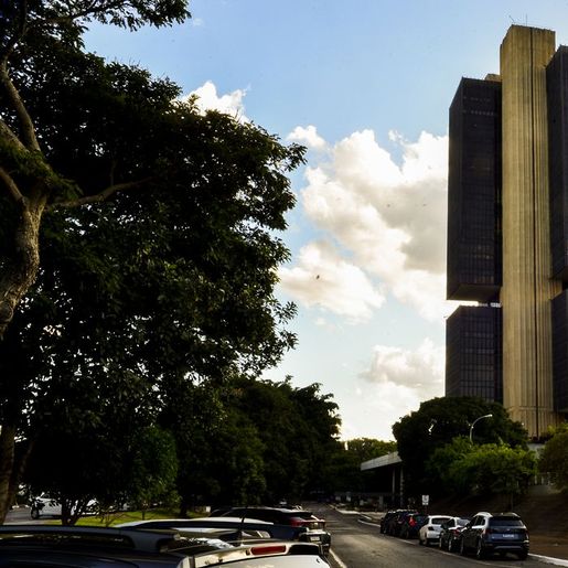 Contas externas têm saldo negativo de US$ 10,9 bilhões em dezembro