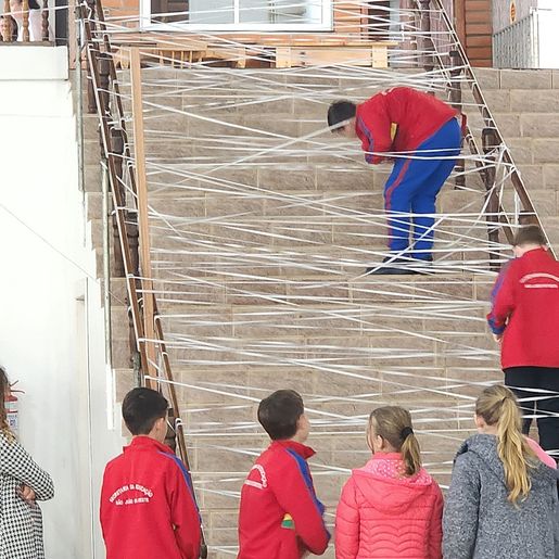 Secretaria de Saúde de SJO alerta estudantes sobre prejuízos do uso excessivo de telas