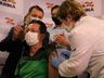 Enfermeiro é primeiro vacinado contra a Covid-19 em SC
