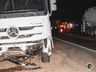 VÍDEO: Colisão frontal deixa uma pessoa morta e outra gravemente ferida na BR-282 