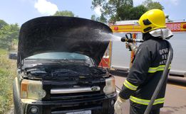 Carro é danificado por incêndio na SC 386 em Iporã do Oeste