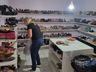 Rede Feminina realiza queima de estoque de roupas usadas; confira