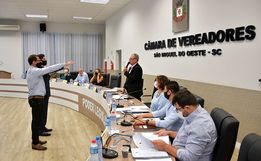 Suplentes Elói Bortolotti e José Claudir Xavier assumem vagas na Câmara