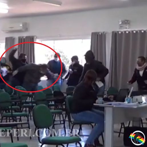 VÍDEO: Leilão de prefeitura termina em pancadaria na região