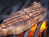 Mulher denuncia vizinho por fazer churrasco todos os dias