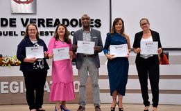 Curso de Pedagogia da Unoesc recebe homenagem da Câmara pelos 35 anos