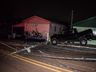VÍDEO: Condutor colide caminhonete em poste e moradores cobram providências 