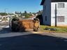 Veículo tomba após colisão no Bairro São Luiz, em São Miguel do Oeste
