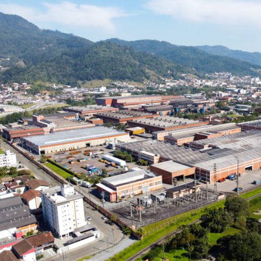 Multinacional de SC distribui parte de lucro milionário aos funcionários
