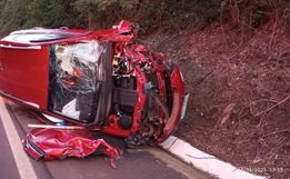 Colisão frontal deixa um morto e quatro feridos na BR 282, em Pinhalzinho