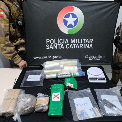 Dupla é presa por tráfico depois de tentar fugir da PM em SMOeste 