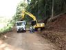 Vice-prefeito e secretário  acompanham o andamento  de obras no interior