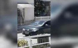 Criminosos invadem agência de cooperativa e fogem com reféns em SC
