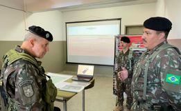 Comandante do Exército visita SMO para inspecionar o 14ºRCMec