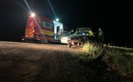 Vídeo: Colisão entre carro e caminhão deixa dois feridos na SC-492 em Bandeirante 
