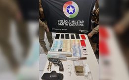 Três pessoas são presas por tráfico de drogas e porte ilegal de arma em SMOeste 