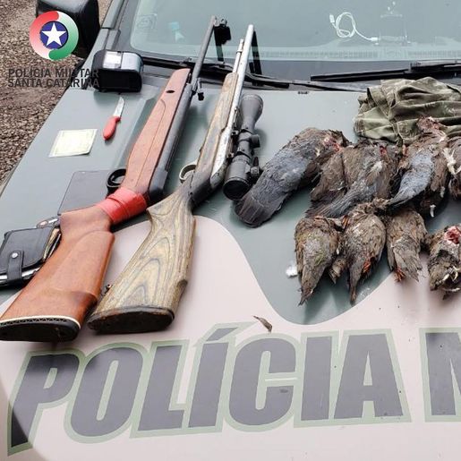 Polícia Militar Ambiental prende dupla por caça e porte ilegal de arma de fogo