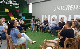Entidades se reúnem para tratar sobre situação de imigrantes no município