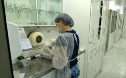 Anvisa autoriza farmácias de manipulação para venda de álcool gel