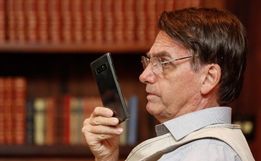 Bolsonaro e visitas ficam proibidos de usar o celular em prisão domiciliar
